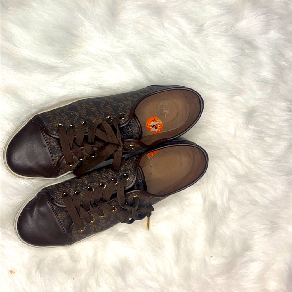 Brown tan shoes
